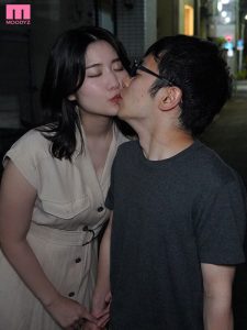 神宮寺ナオ  家庭教師のお姉さんに逆痴漢で中出しさせられました【midv00553】